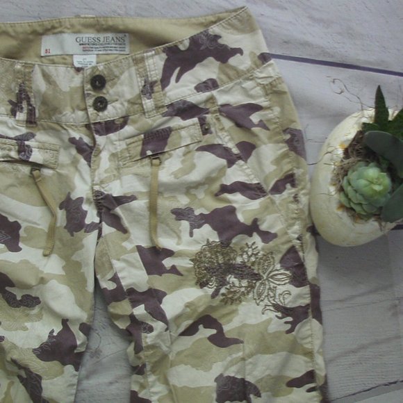 Guess  Ladies size 27 cropped pants/calf-length - Picture 5 of 8